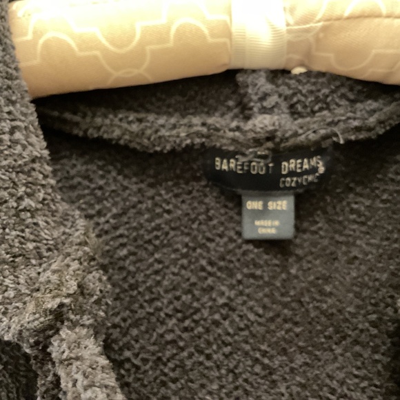 Barefoot Dreams Cosy-Chic Poncho Style Sweater/Coat - Picture 6 of 7